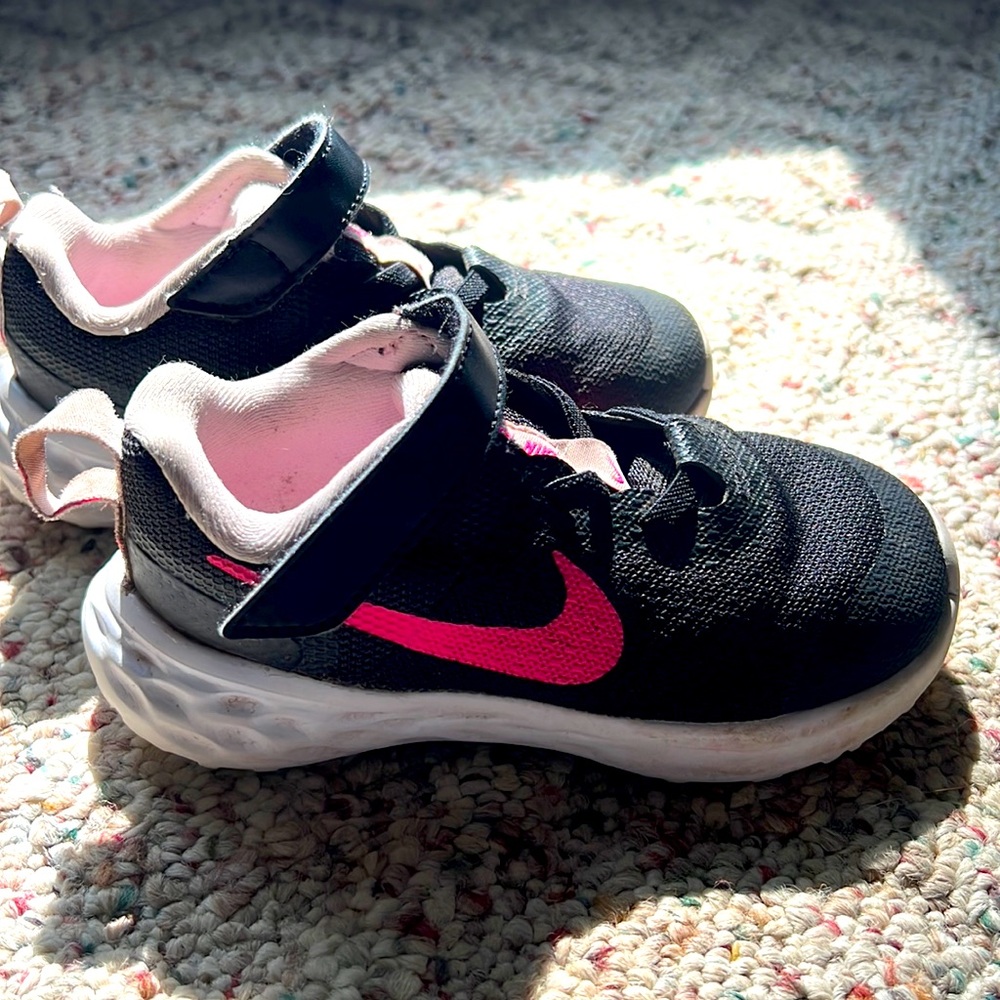 NIKE size 8C